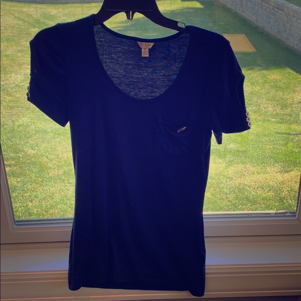 Guess top